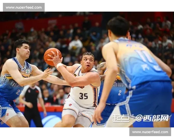 新疆篮球少年沪上亮剑,与久事 U17 队展开热血对决 新疆篮球少年沪上亮剑,与久事 U17 队展开热血对决