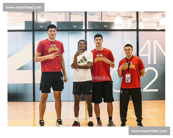 弱旅豪签超级外援！刘传兴大婚娇妻 1 米 9，邹阳 25 岁国手升级当爸